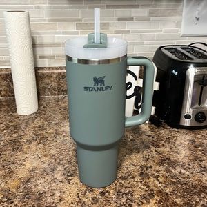 Stanley 40 oz quencher Shale soft matte